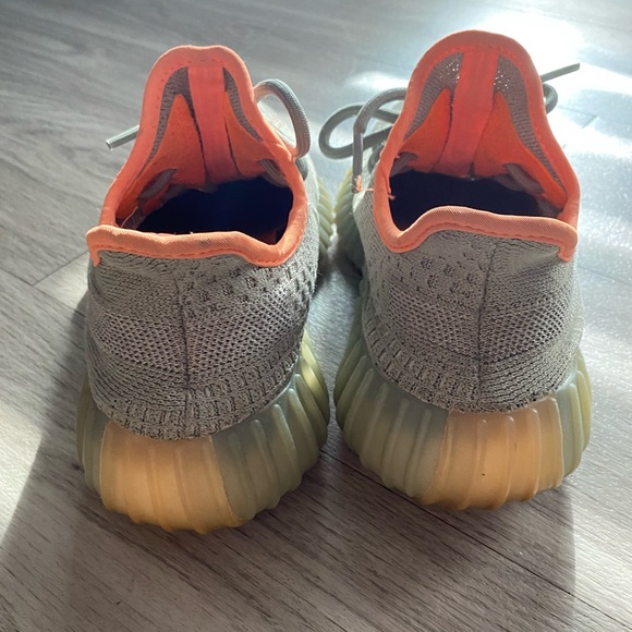 ADIDAS YEEZY Boost 350 V2 (Desert Sage Colorway) - Picture 3 of 4